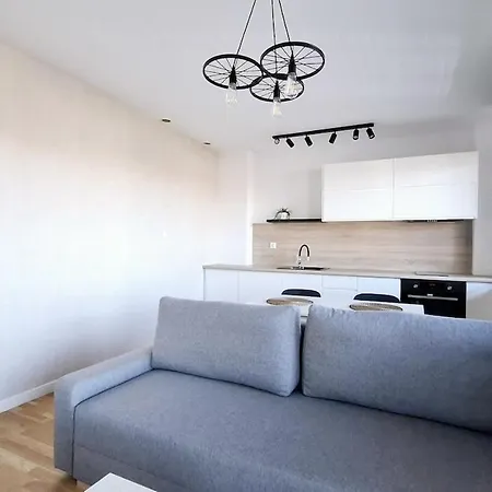 Apartment Apartment *