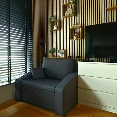 Apartment Apartment *