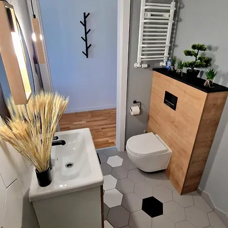 Apartment Apartment *